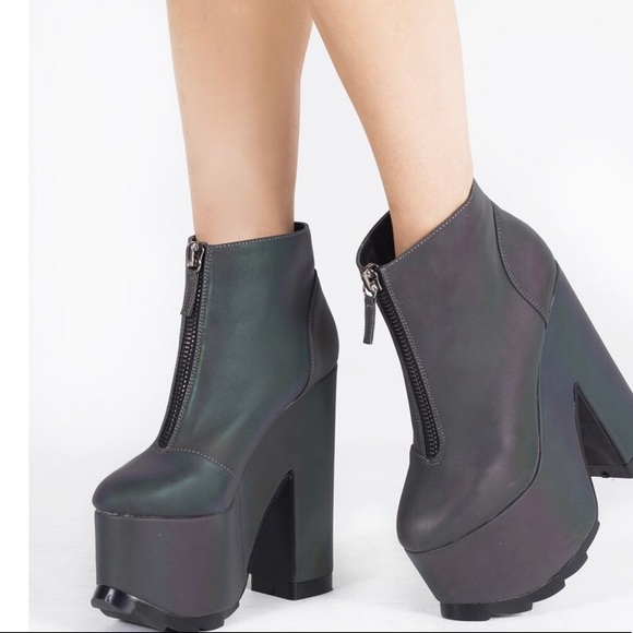 YRU Shoes - Reflective heels with box